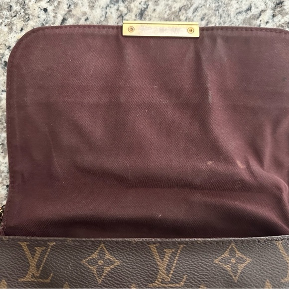 The Favorite Louis Vuitton - Picture 6 of 6